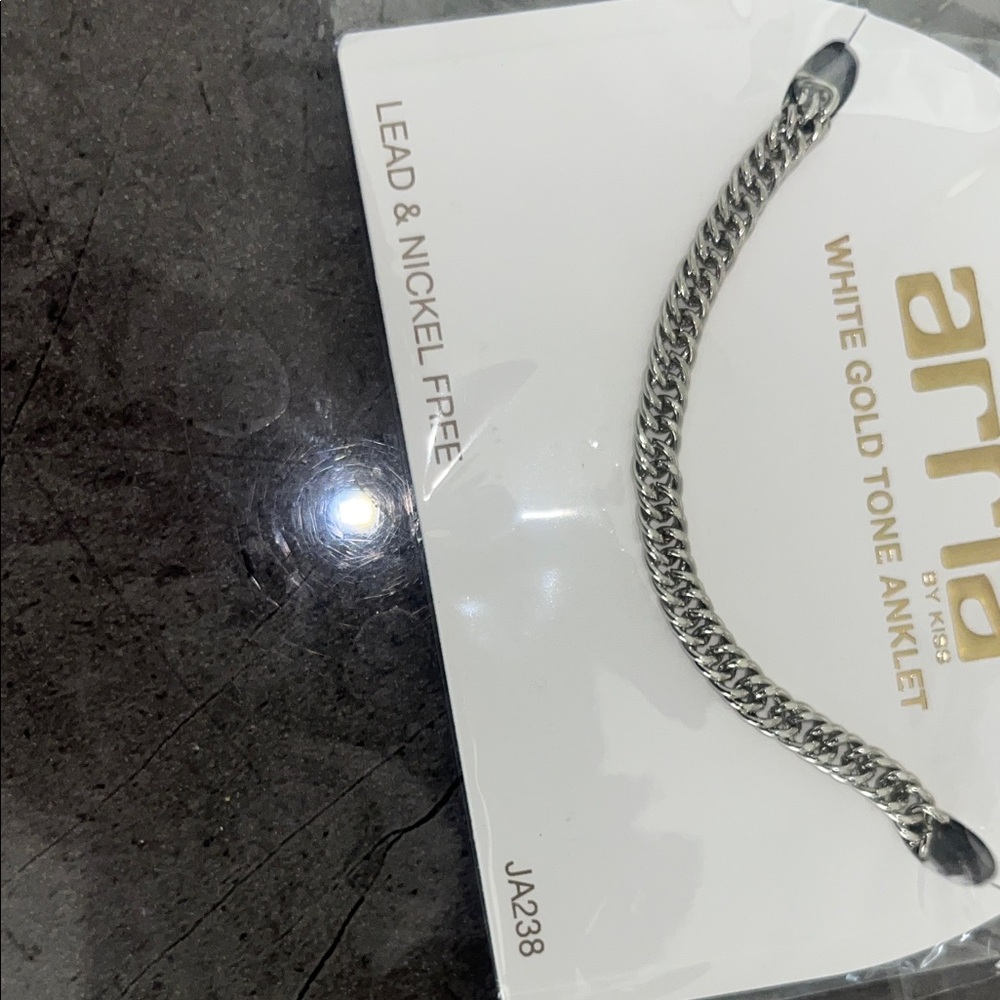 Kiss White Gold Tone Chain Anklet - Silver Tone
